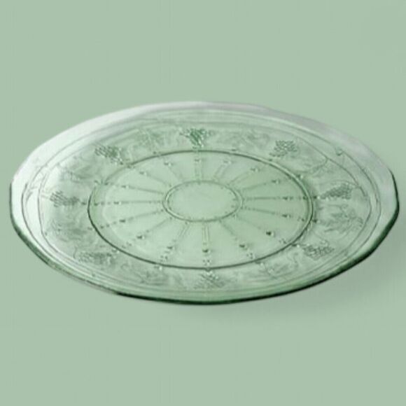 Vintage Arcoroc Green Jade Grapes Glass Dinner Plate 10.5” - Picture 1 of 2